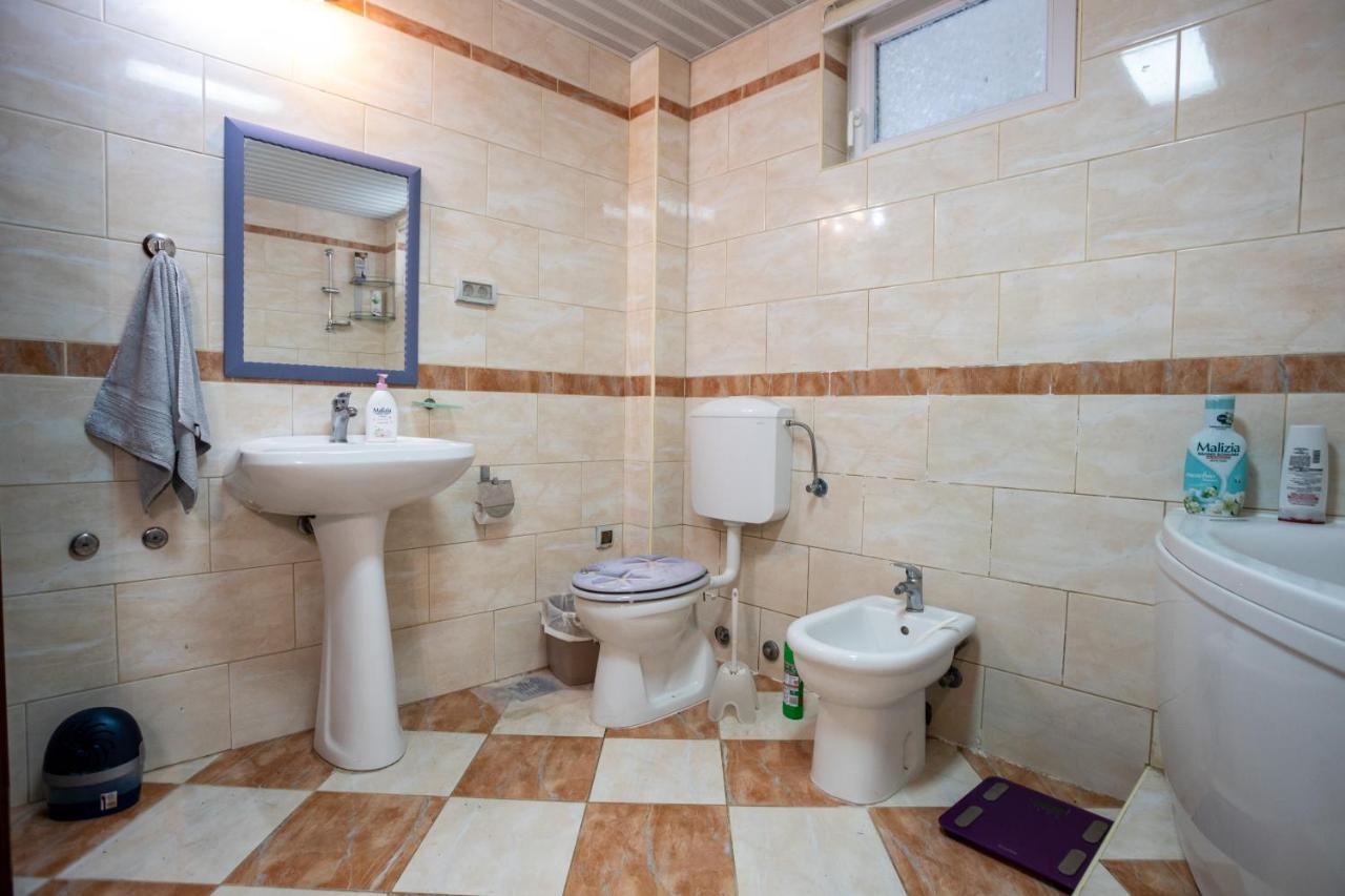 Ana Apartment โกตอร์ ภายนอก รูปภาพ