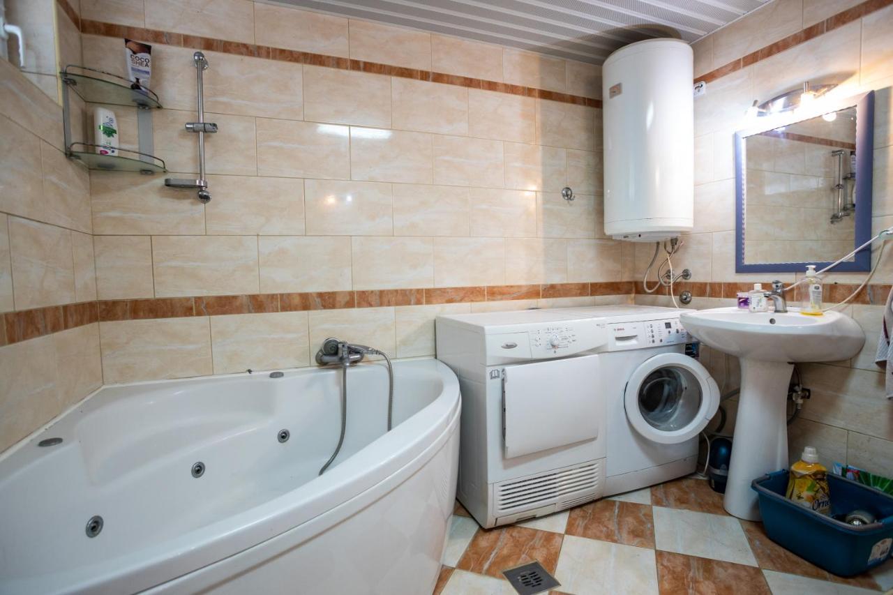 Ana Apartment โกตอร์ ภายนอก รูปภาพ