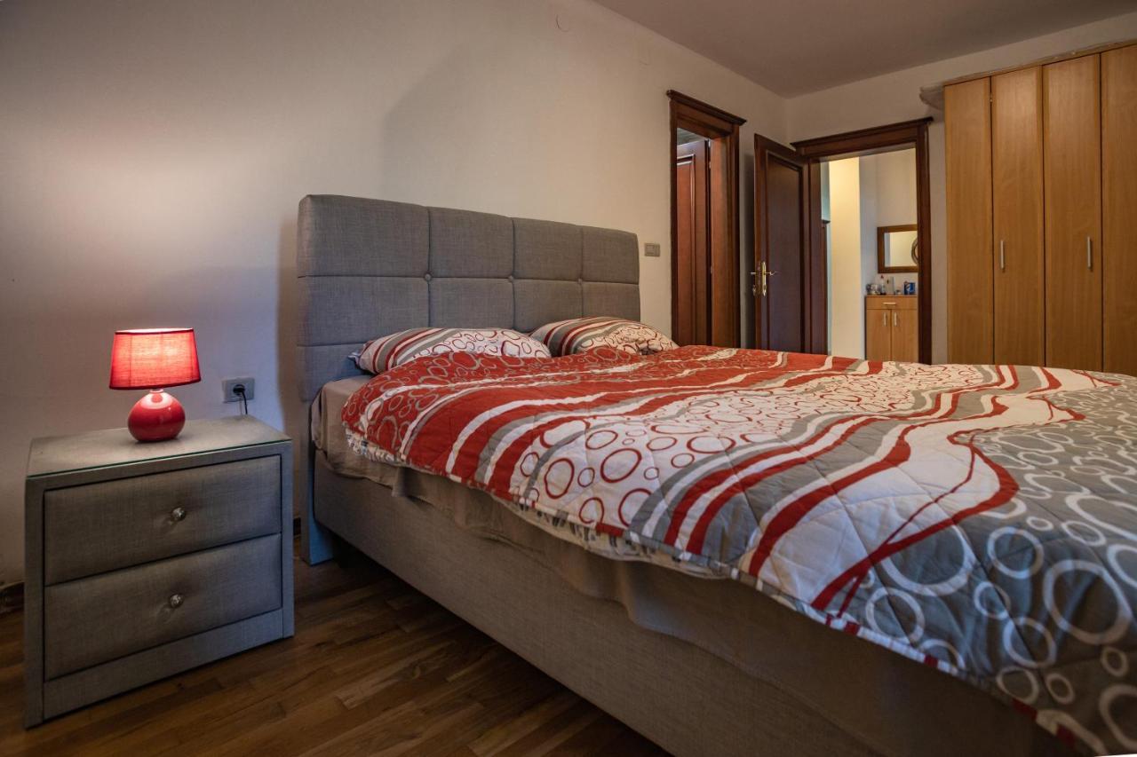 Ana Apartment โกตอร์ ภายนอก รูปภาพ